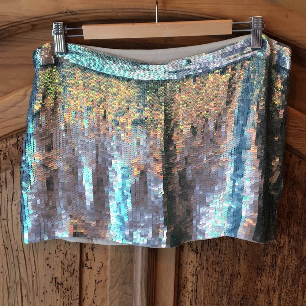 Gorgeous “mermaid” sequin miniskirt